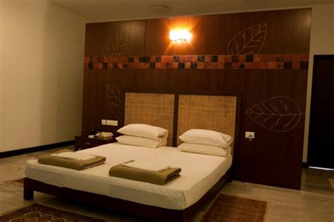 isha yoga center accommodation price.